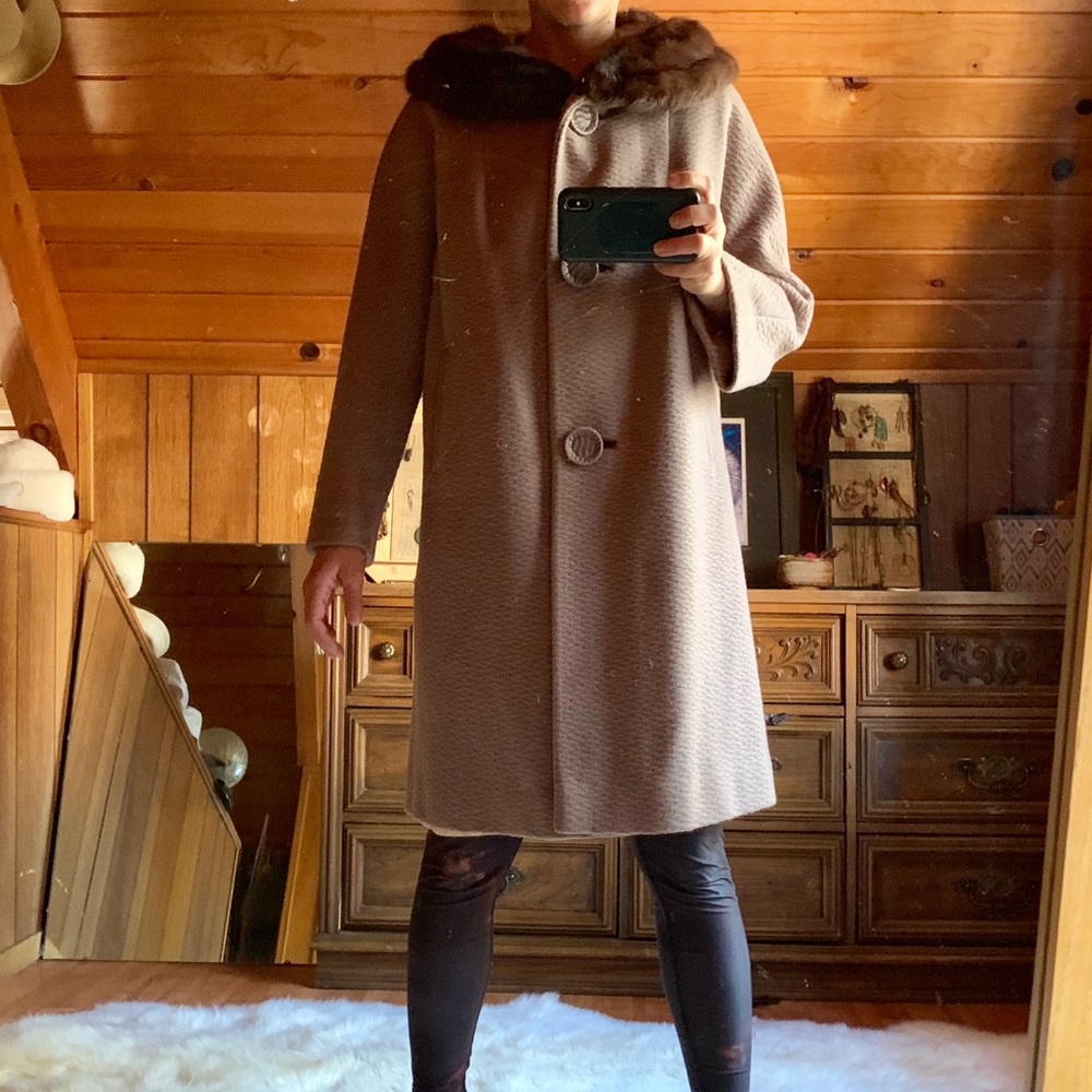 Vintage Coat with Rabit Fur Collar